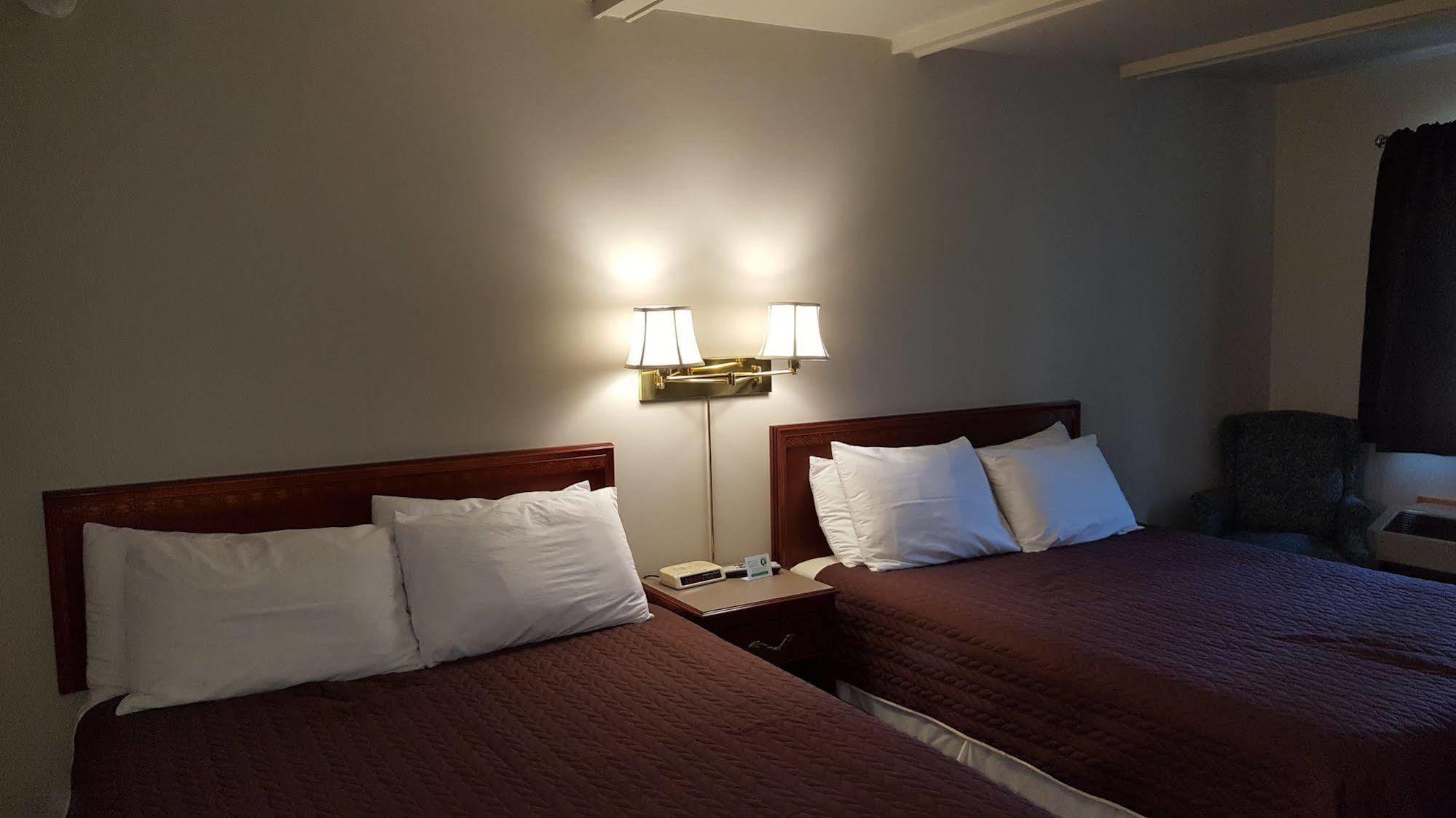 Captain'S Quarters Motel Saugatuck Bagian luar foto